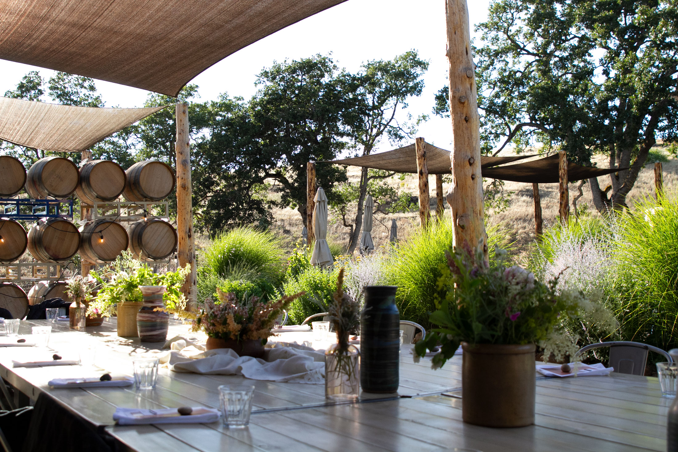 IMG_1933 Beautiful tasting outdoor tasting spaces at Syncline Winery
